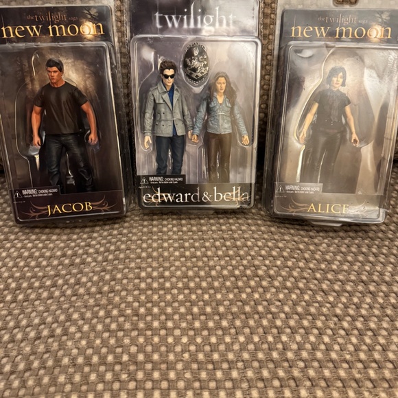 Twilight Action Dolls - Bella, Edward, Jacob (New Moon) and Alice (New Moon) - Picture 1 of 10